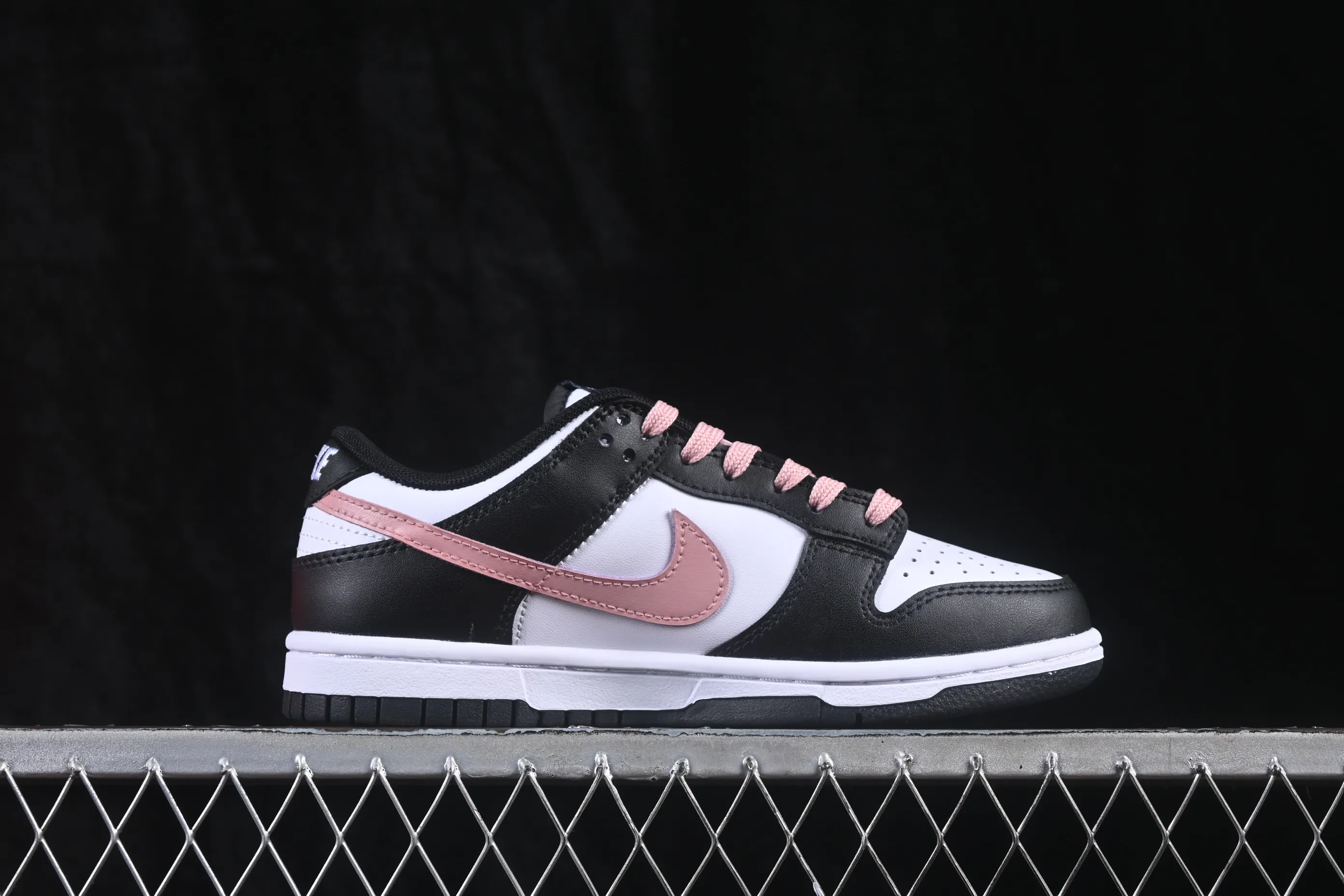 All categories Nk SB Dunk series Nk SB Dunk Low low-top sneakers Nike SB Dunk Low black pink low-top casual sneakers DD1391-100